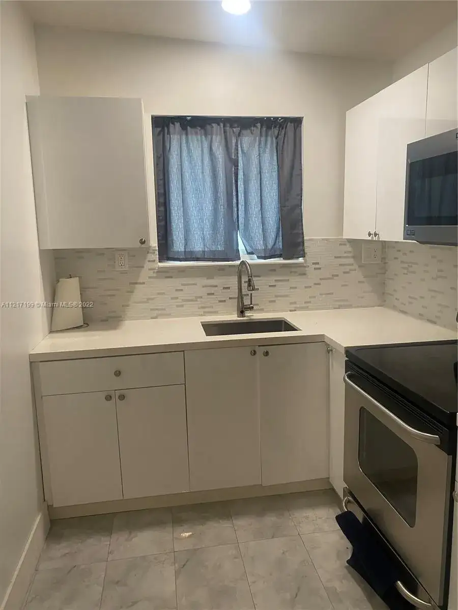 418 NW 47th St, Miami FL 33127 photo 3