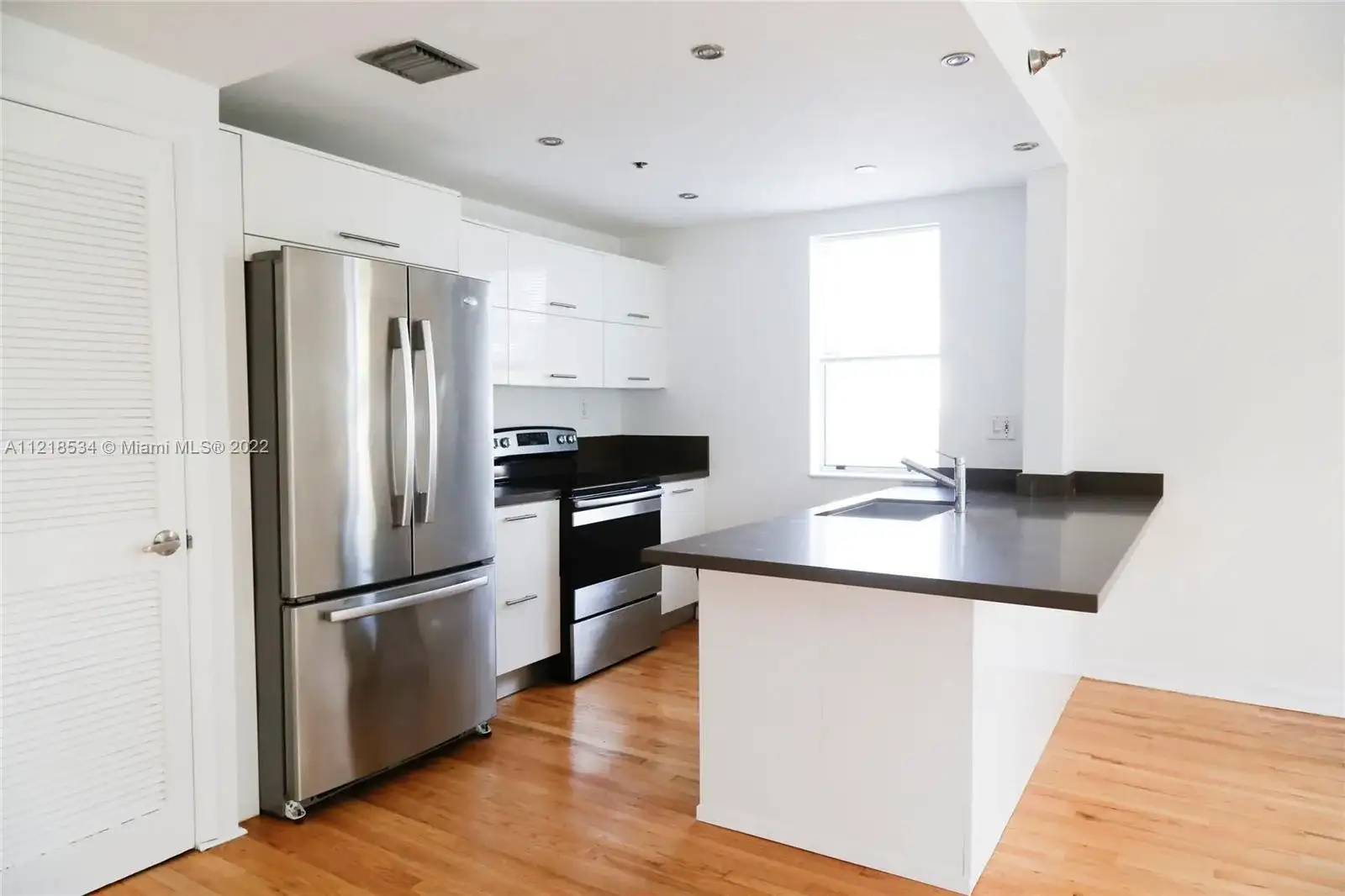 802 Euclid Ave # 302, Miami Beach FL 33139 photo 3