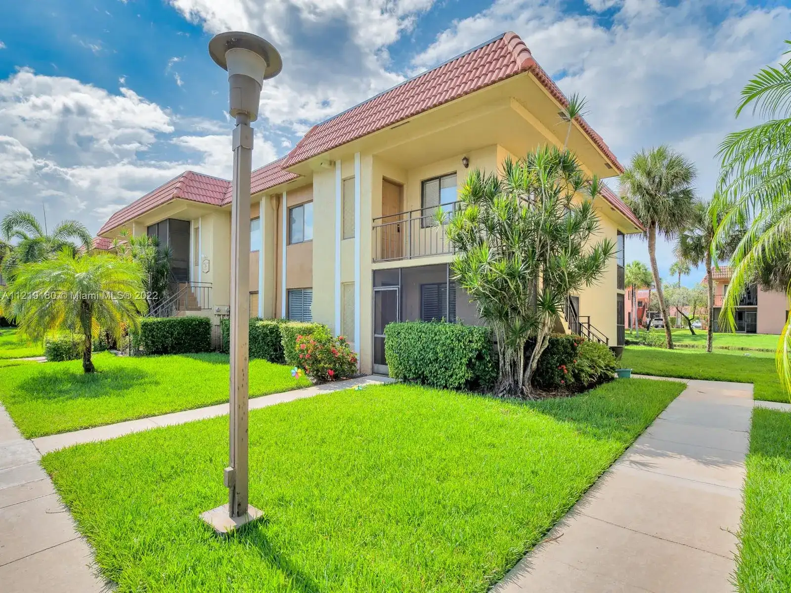 305 Lakeview Dr # 104, Weston FL 33326 photo 4