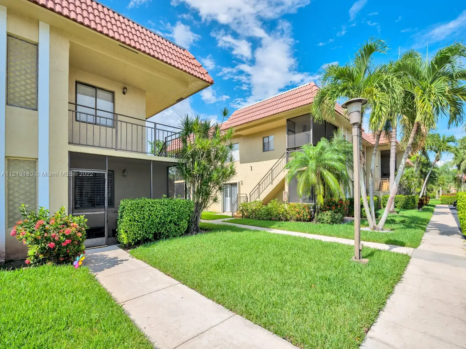 305 Lakeview Dr # 104, Weston FL 33326 photo 5