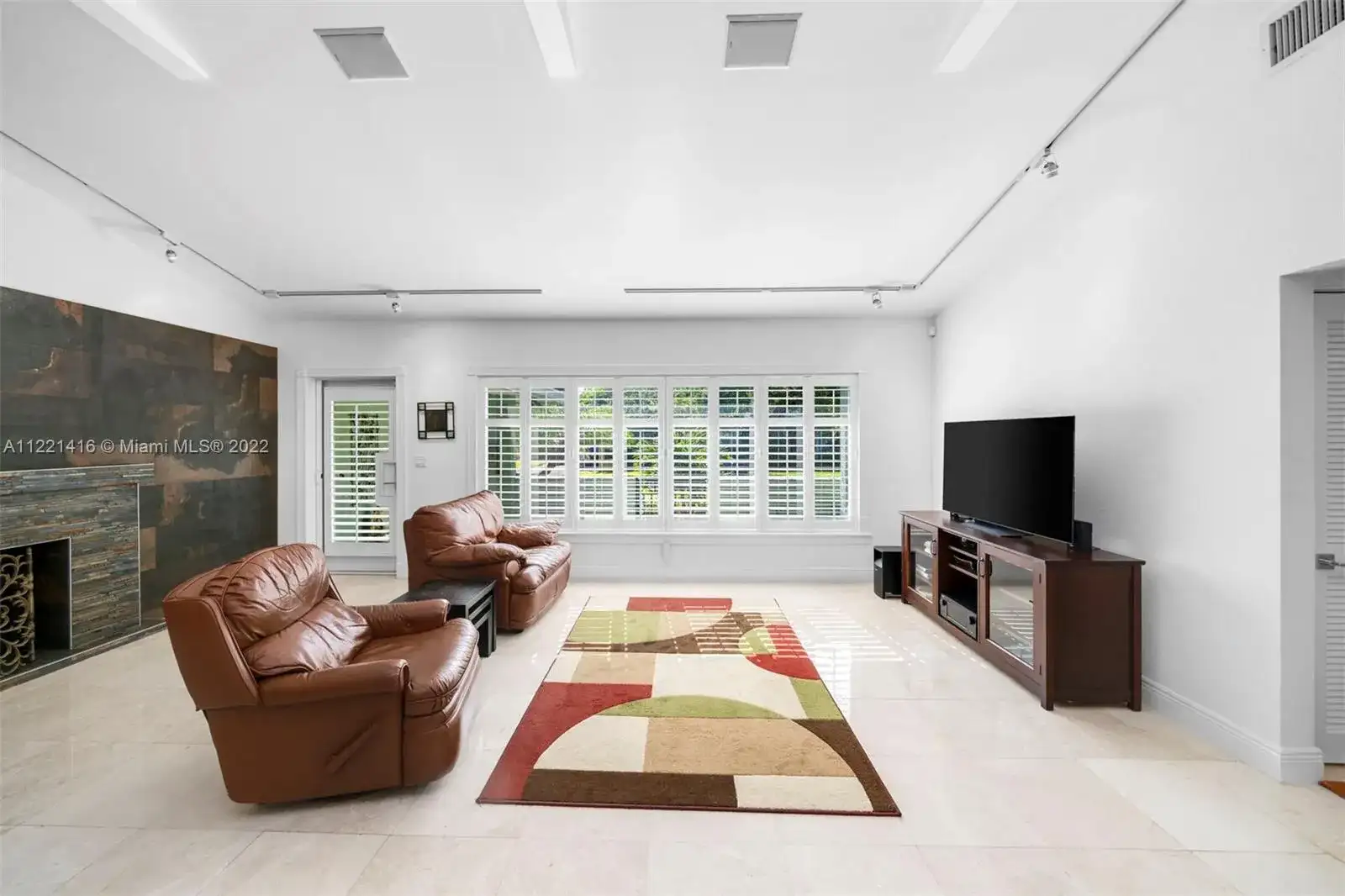 5510 San Vicente St, Coral Gables FL 33146 photo 3