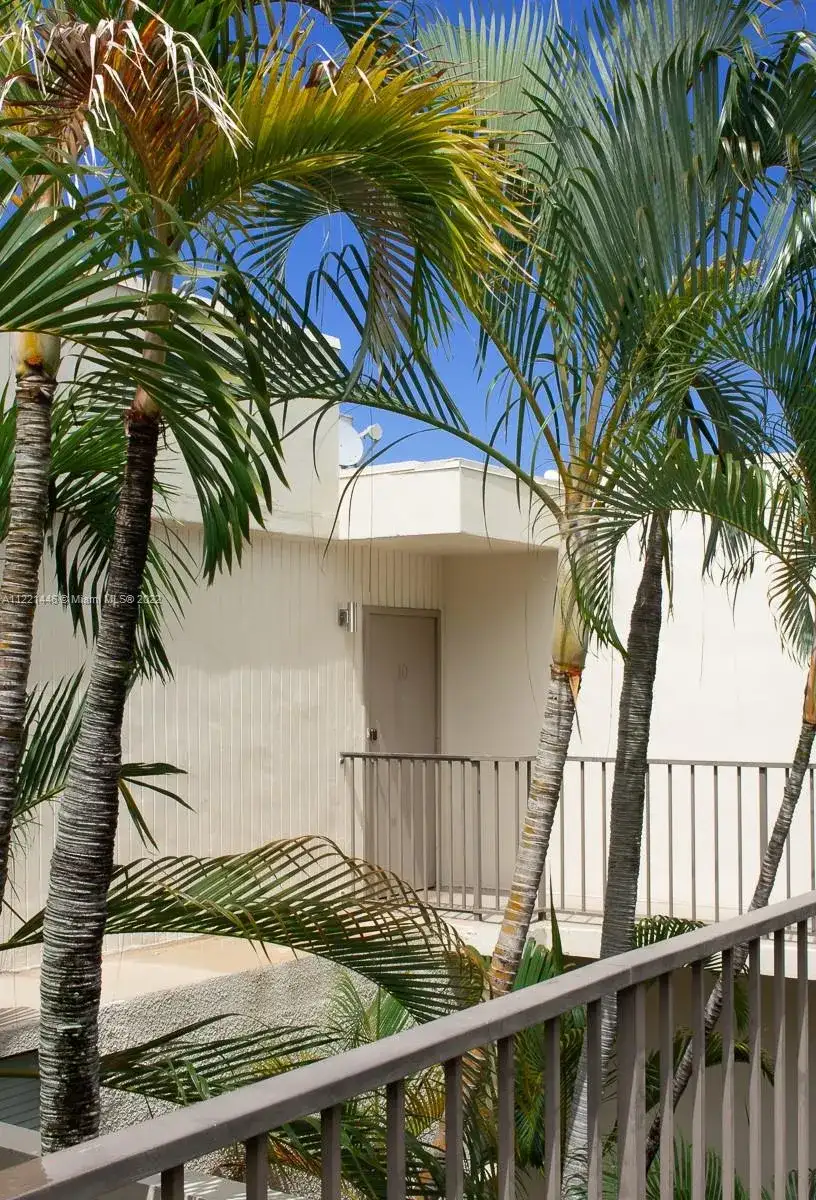 20350 W Country Club Dr # 4, Aventura FL 33180 photo 4