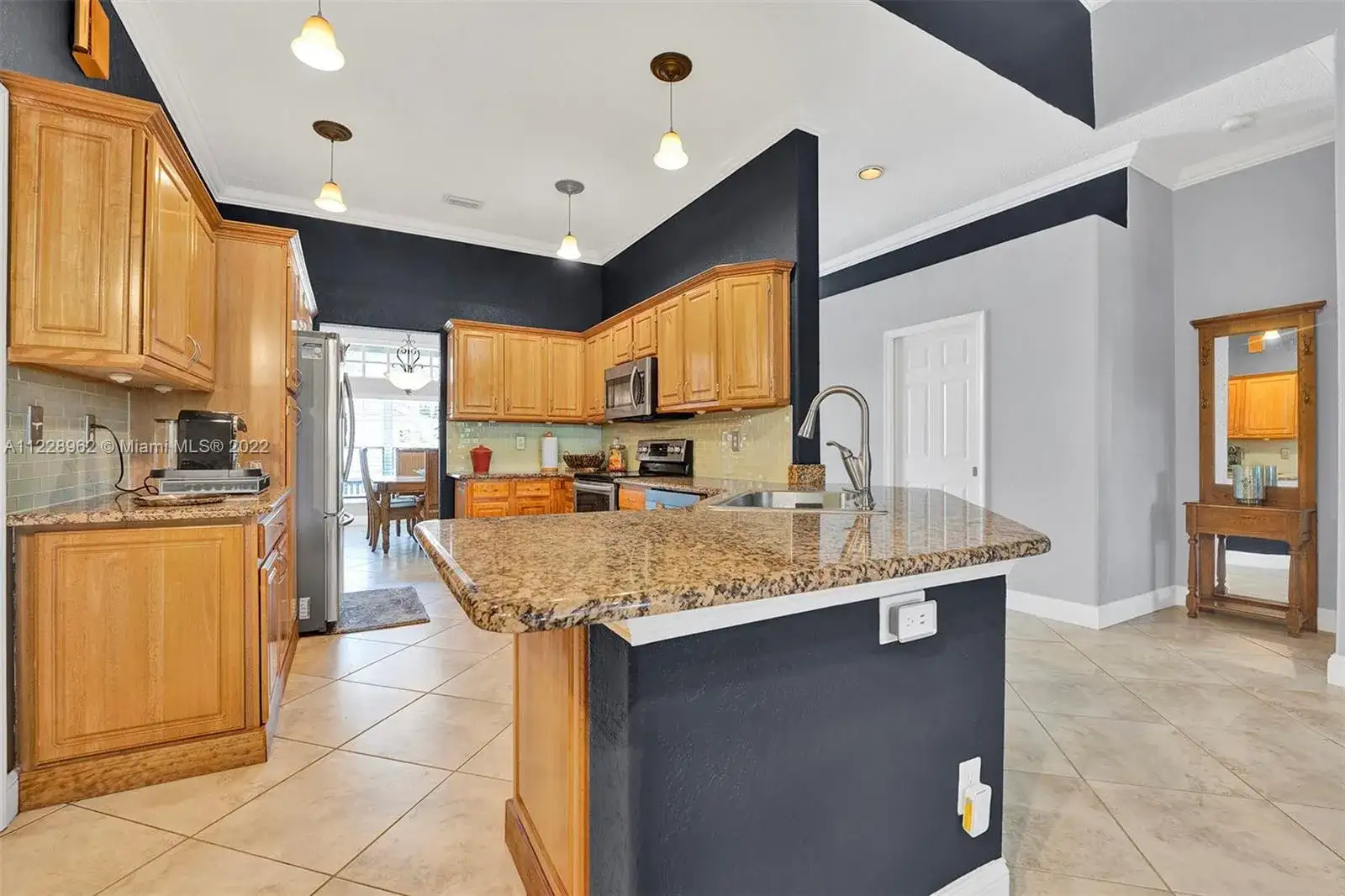 1154 NW 183rd Ter, Pembroke Pines FL 33029 photo 4