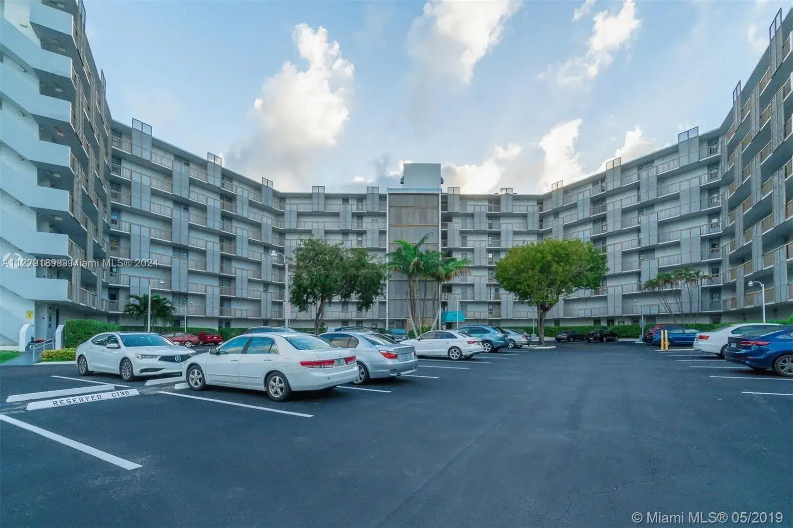 3401 N Country Club Dr # 406, Aventura FL 33180 photo 3