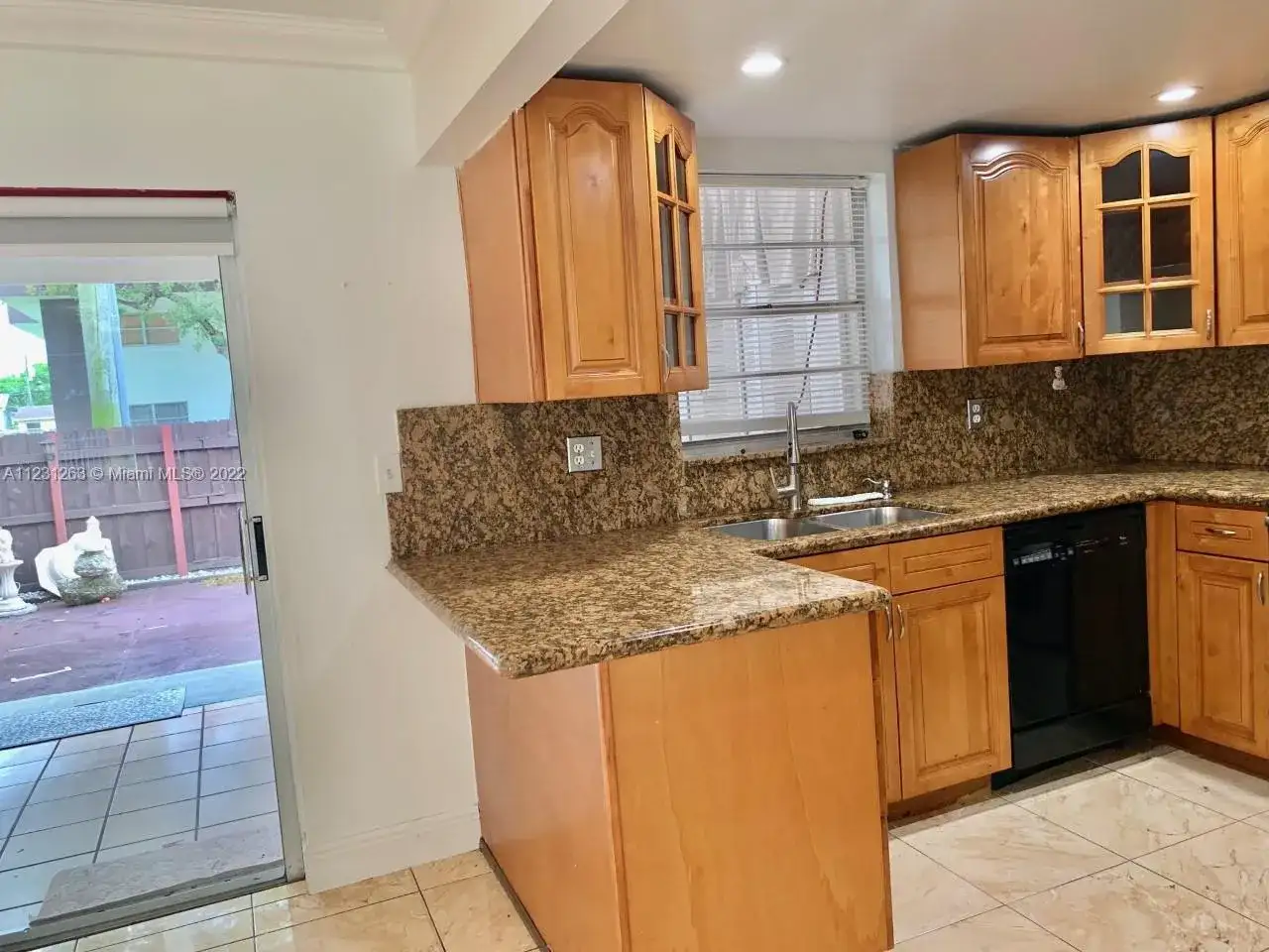 130 SW 108th Ave # J1, Sweetwater FL 33174 photo 5
