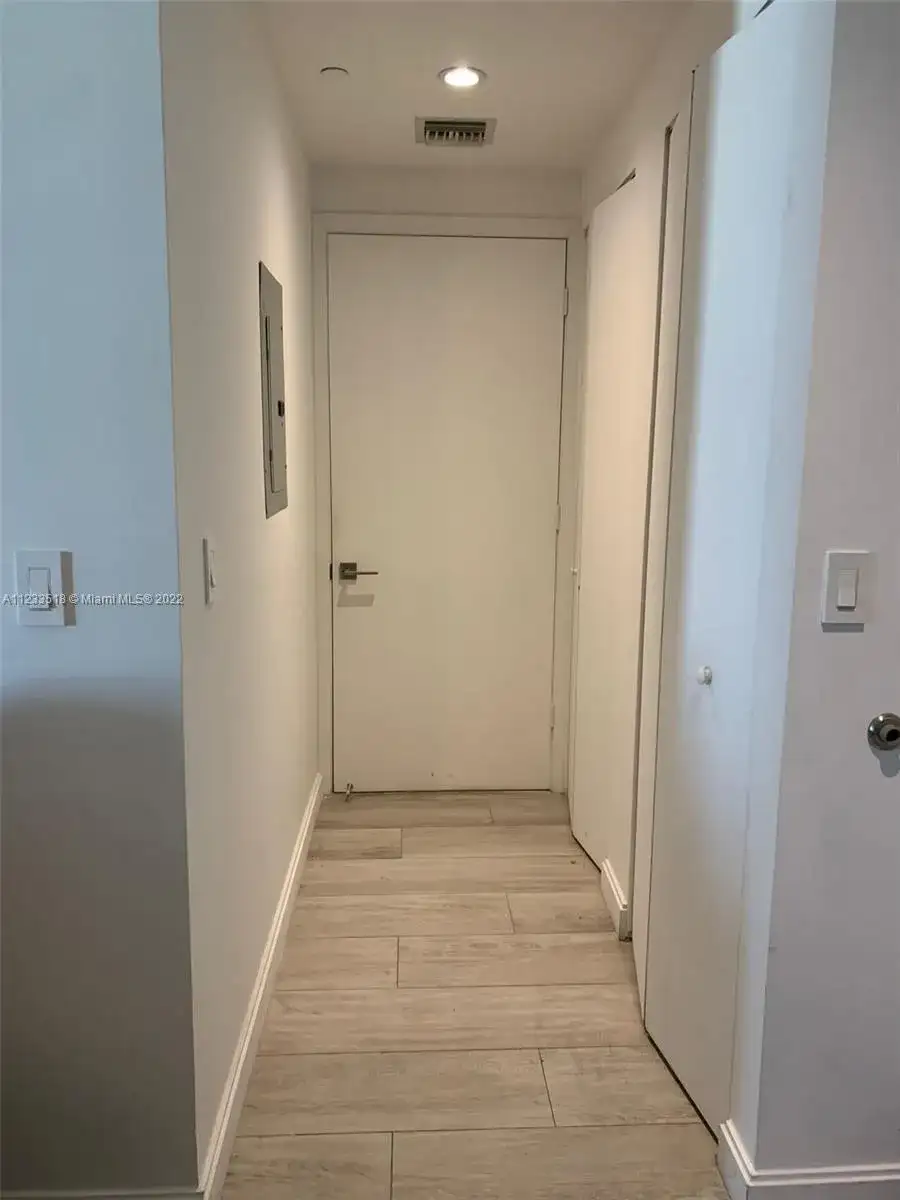 45 SW 9th St # 3407, Miami FL 33130 photo 5