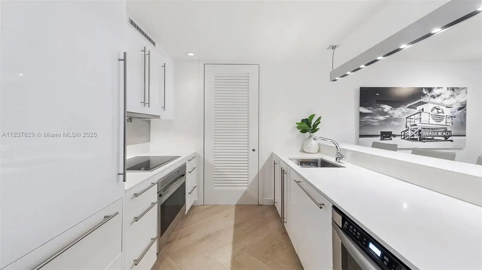 2201 Collins Ave # 804, Miami Beach FL 33139 photo 4