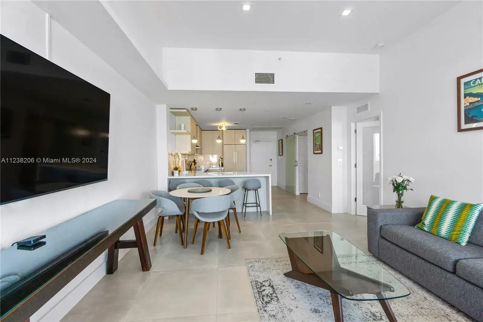 100 Lincoln Rd # 1608, Miami Beach FL 33139 photo 3