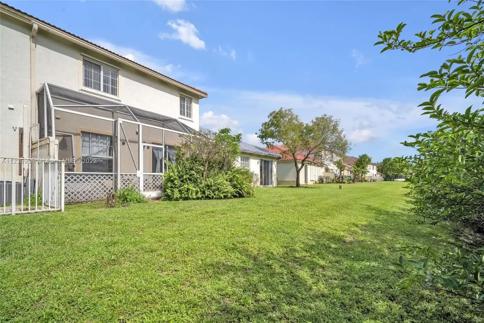 1904 NW 78th Way, Pembroke Pines FL 33024 photo 3