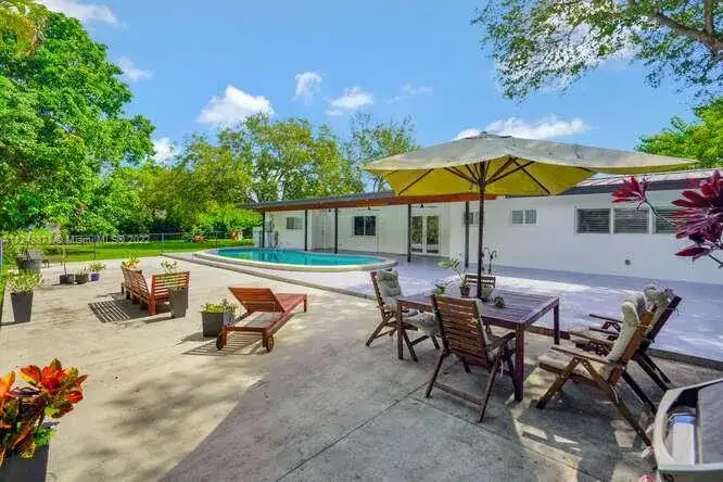12100 SW 69th Ct, Pinecrest FL 33156 photo 2