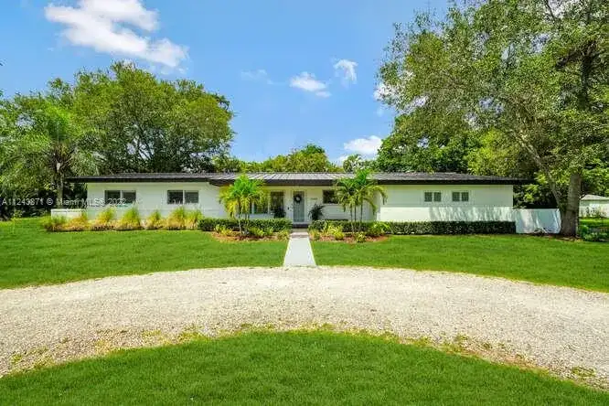 12100 SW 69th Ct, Pinecrest FL 33156 photo 3