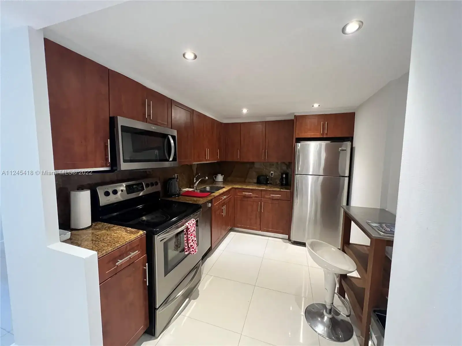 5161 Collins Ave # 309, Miami Beach FL 33140 photo 2