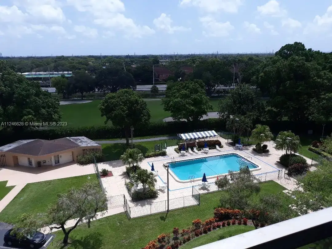 1300 Saint Charles Pl, Pembroke Pines FL 33026 photo 4