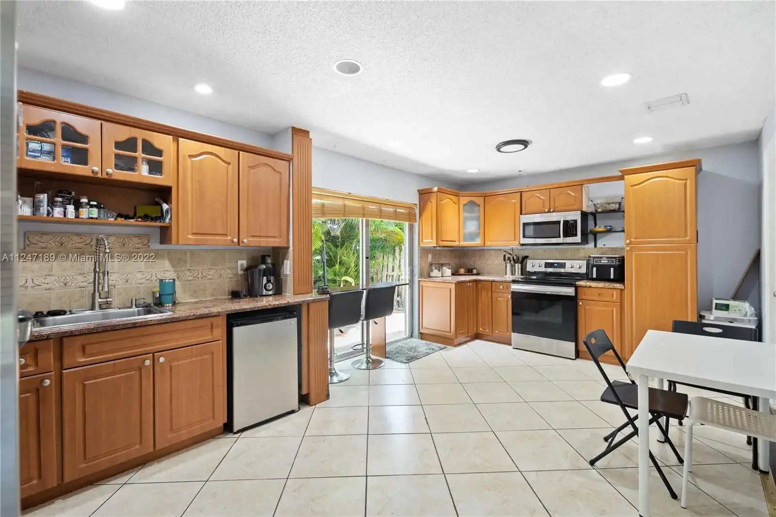 10225 NW 57th Ter, Doral FL 33178 photo 5