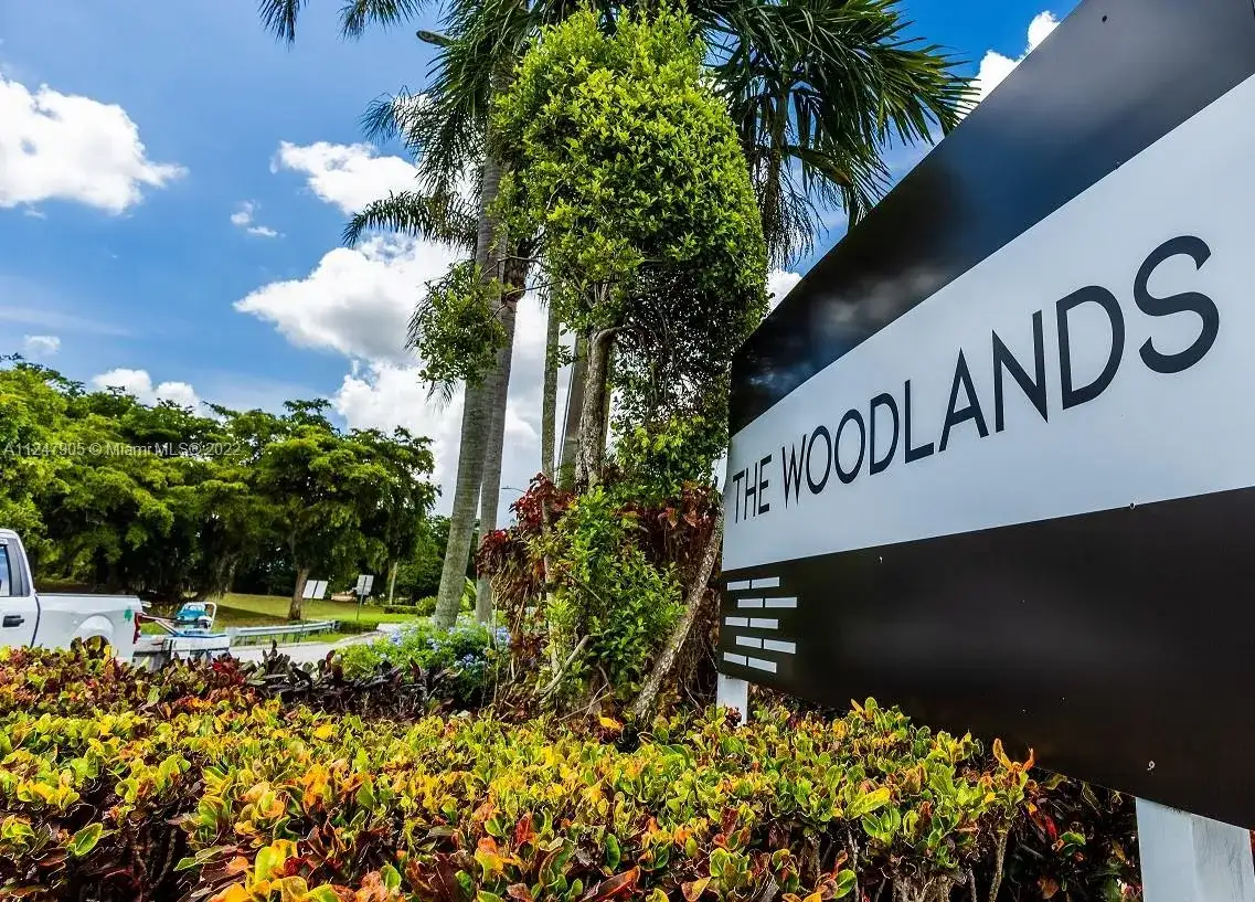 4909 N Travelers Palm Ln, Tamarac FL 33319 photo 3