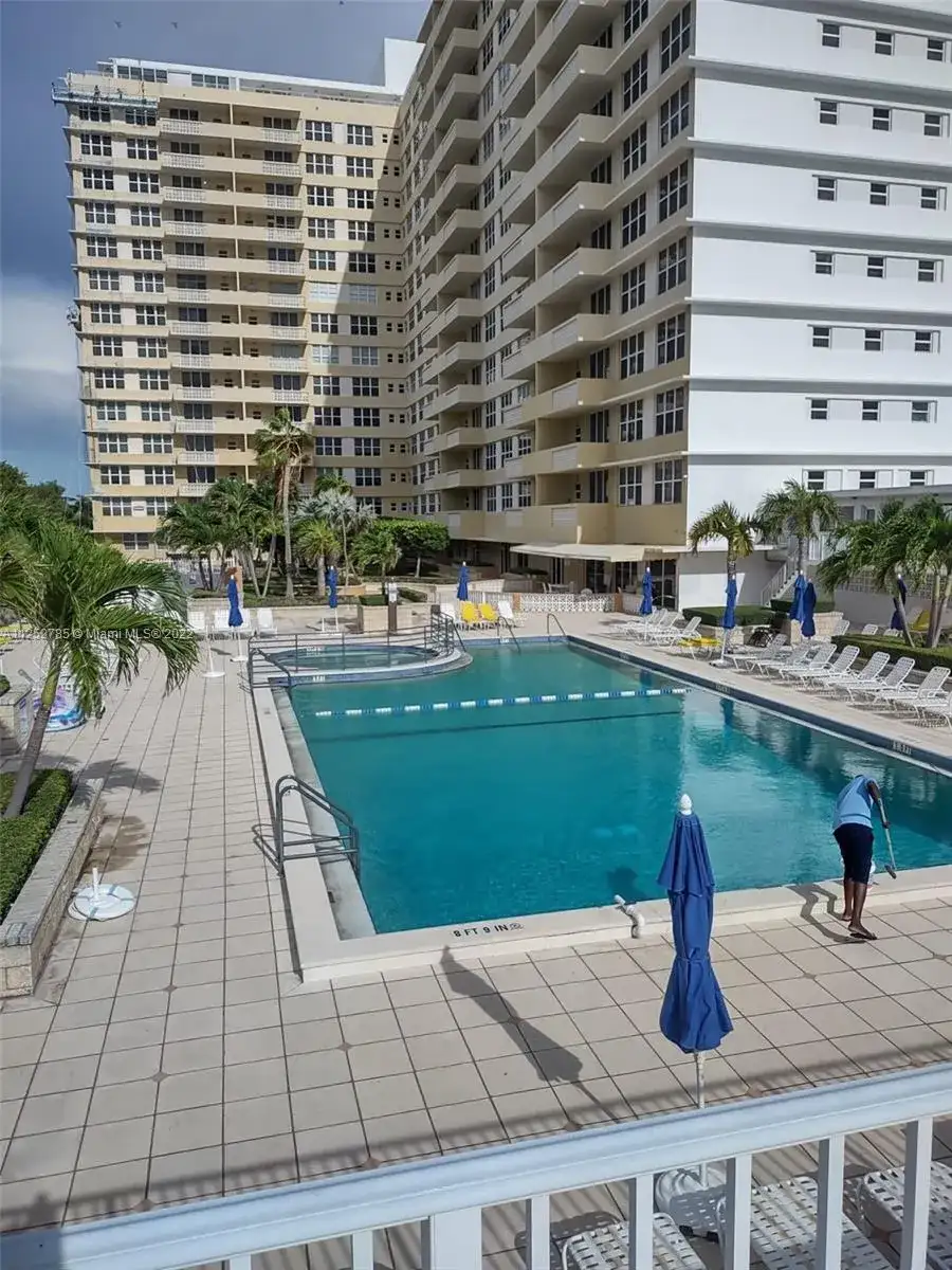 4747 Collins Ave # 107, Miami Beach FL 33140 photo 2
