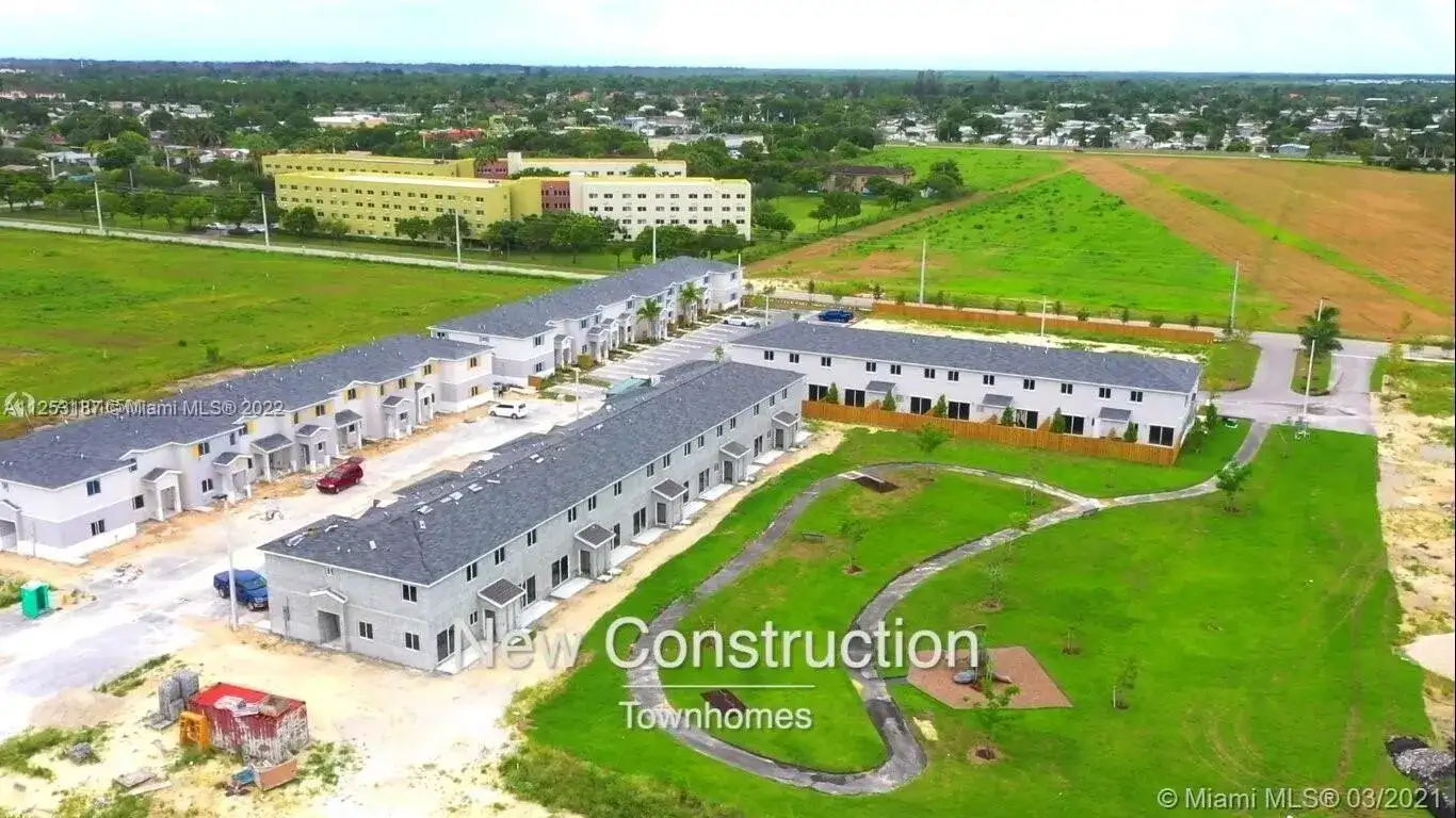 440 NW 12th Pl, Florida City FL 33034 photo 2