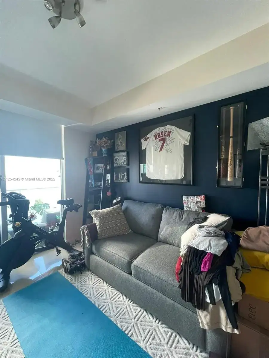 300 S Biscayne Blvd # 2212, Miami FL 33131 photo 4