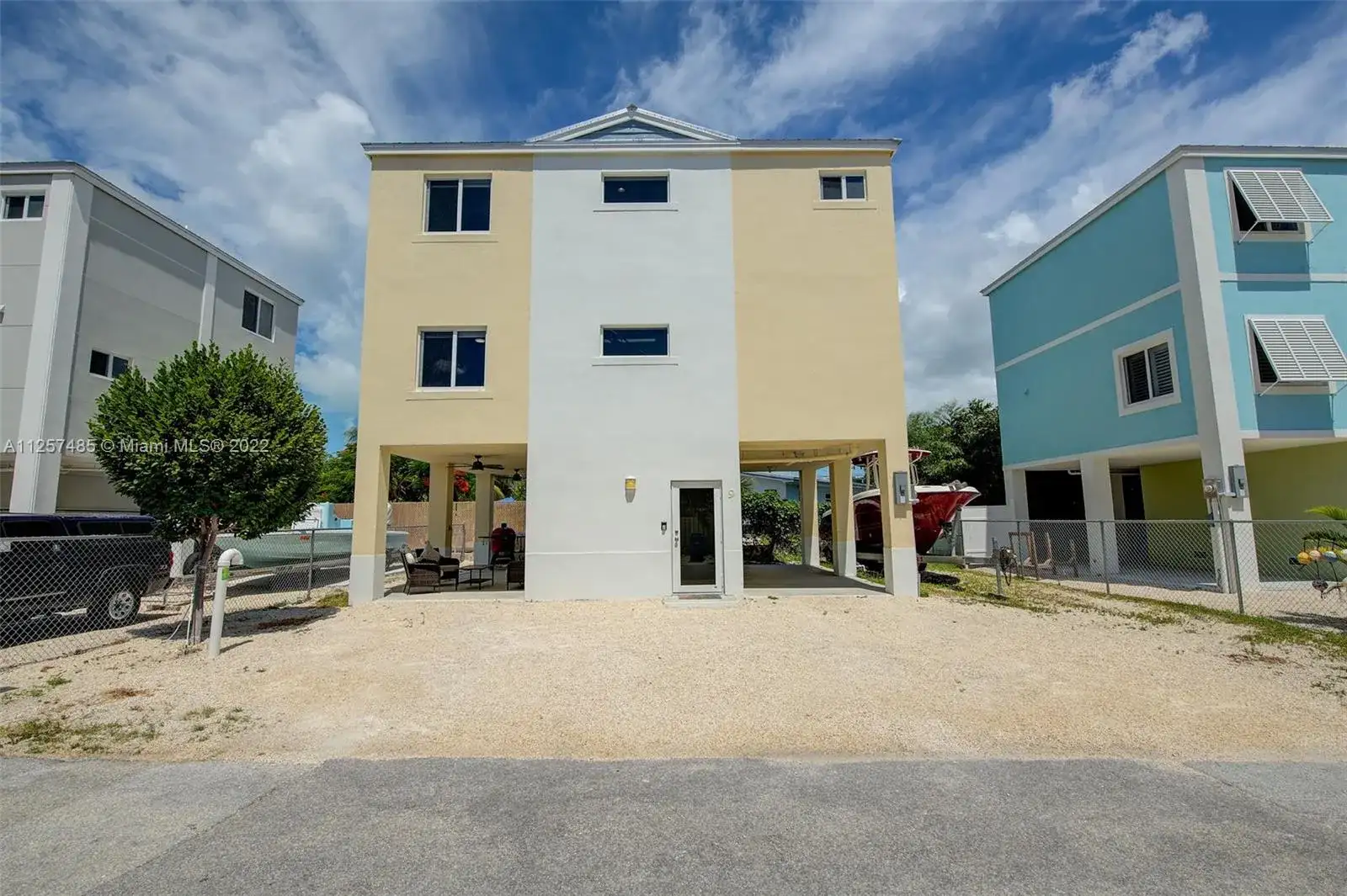 9 Gulf Dr, Key Largo FL 33037 photo 2