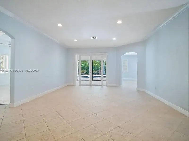 8293 SW 171st Ter, Palmetto Bay FL 33157 photo 4
