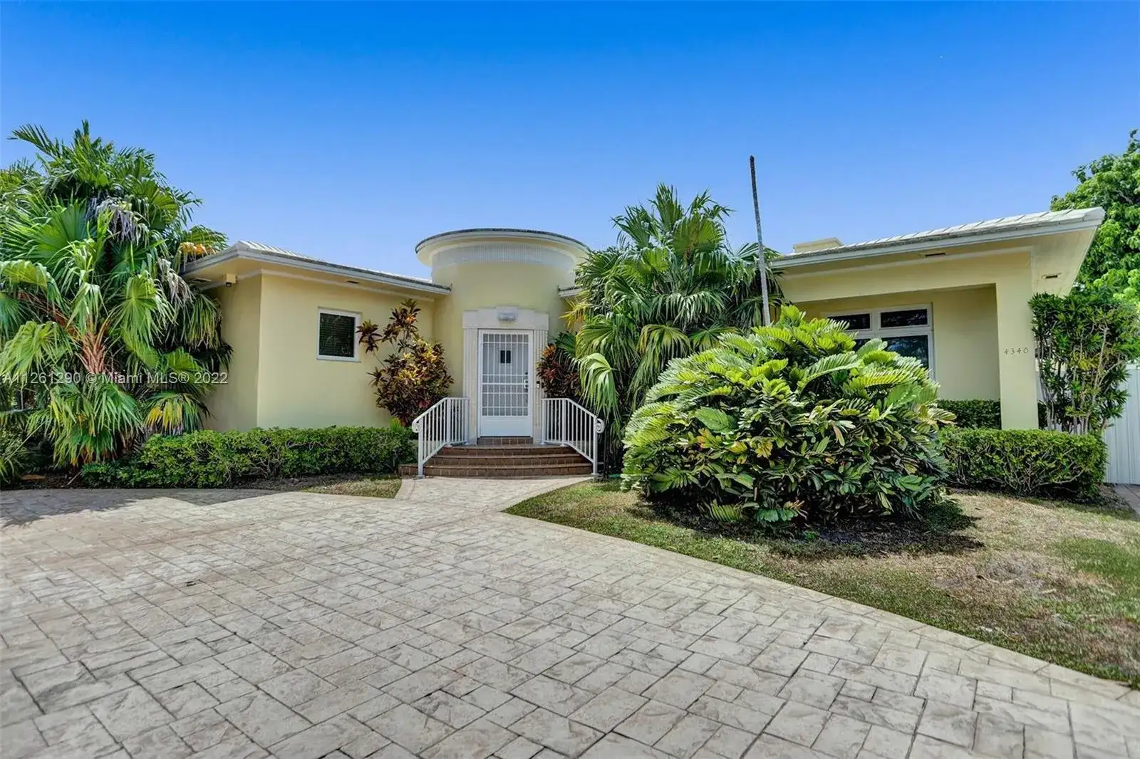 4340 Pine Tree Dr, Miami Beach FL 33140 photo 3