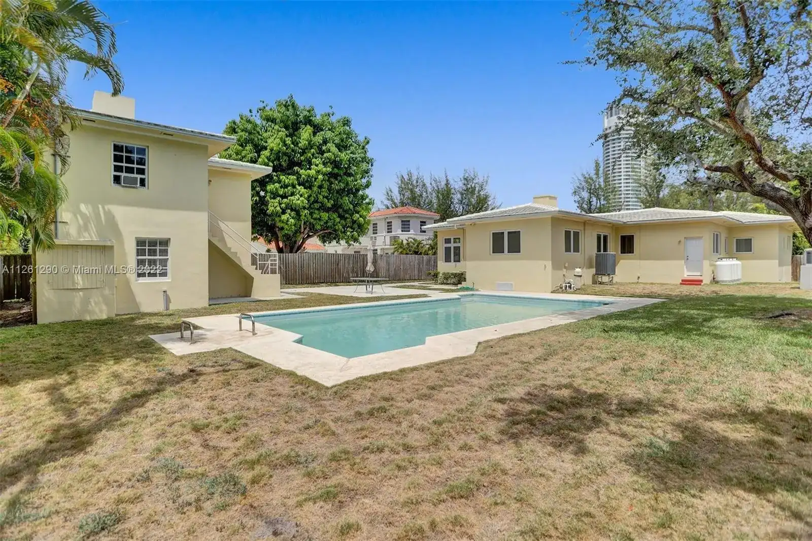4340 Pine Tree Dr, Miami Beach FL 33140 photo 5
