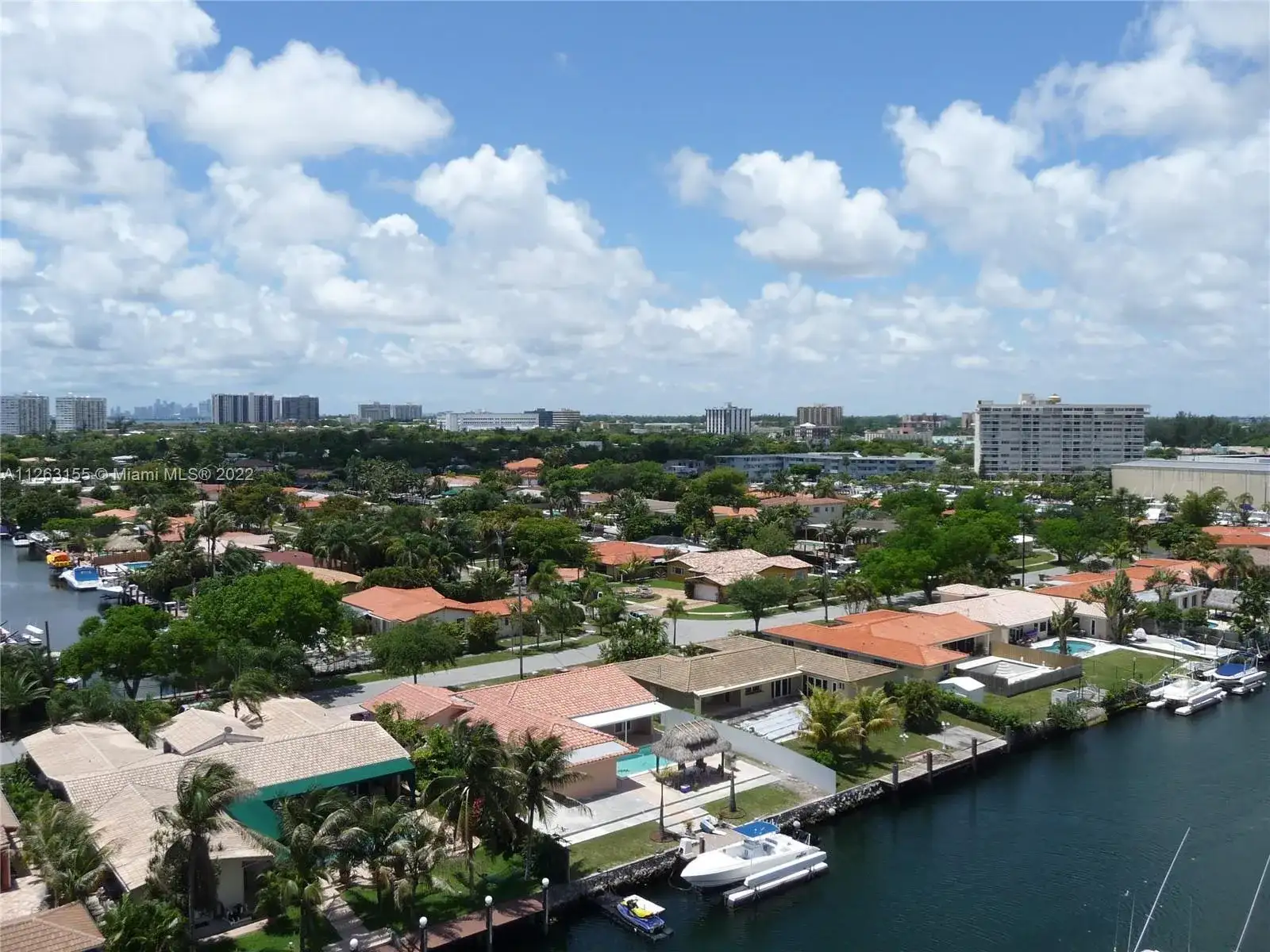 2000 NE 135th St # 1004, North Miami FL 33181 photo 4