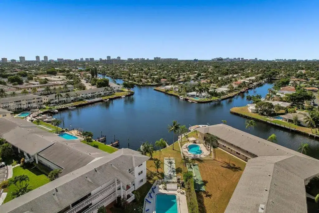 600 Pine Dr # 306, Pompano Beach FL 33060 photo 4