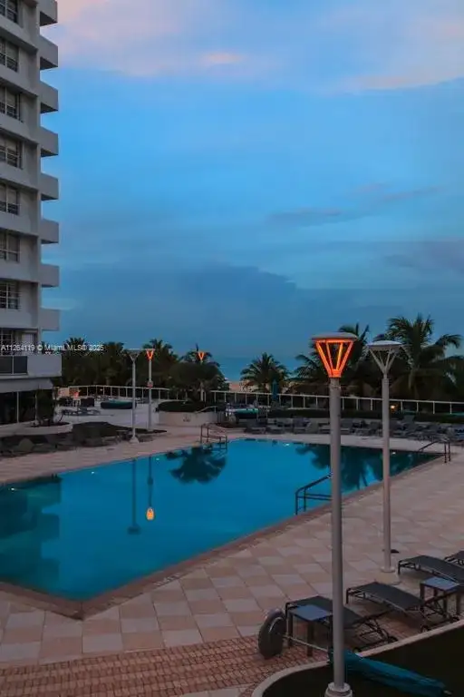 100 Lincoln Rd # 943, Miami Beach FL 33139 photo 2