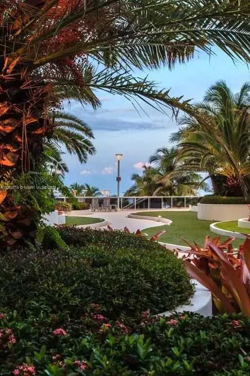 100 Lincoln Rd # 943, Miami Beach FL 33139 photo 4