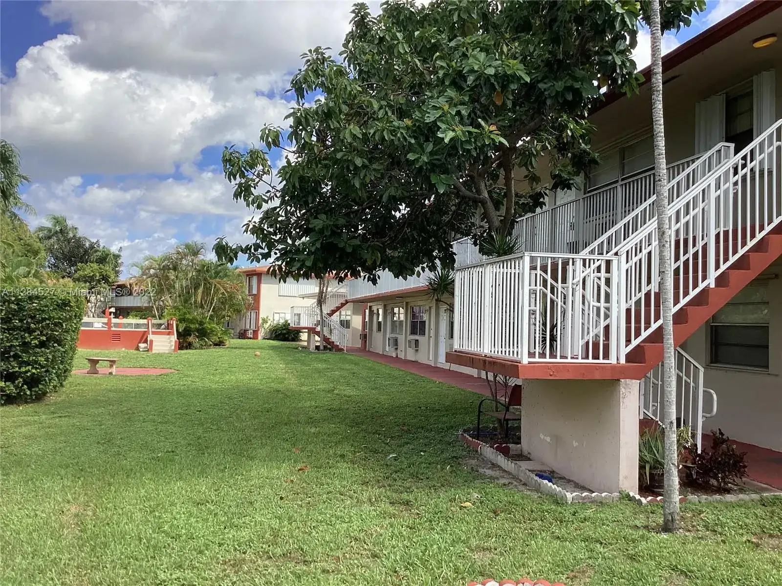 2917 Plunkett St # 22C, Hollywood FL 33020 photo 2