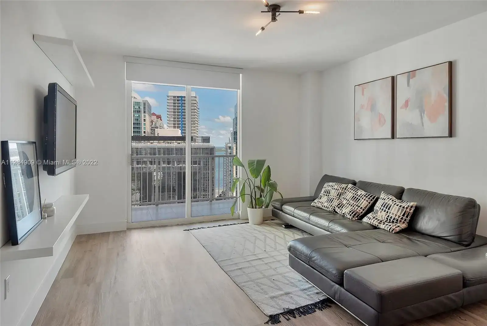 1250 S Miami Ave # 2310, Miami FL 33130 photo 2