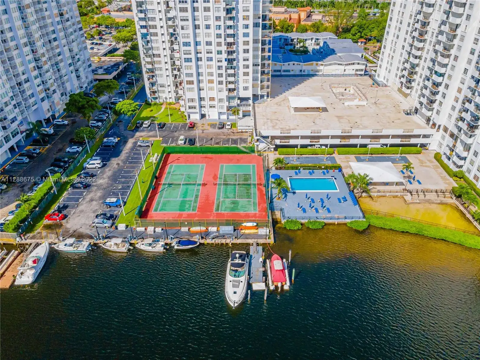 2780 NE 183rd St # 712, Aventura FL 33160 photo 2
