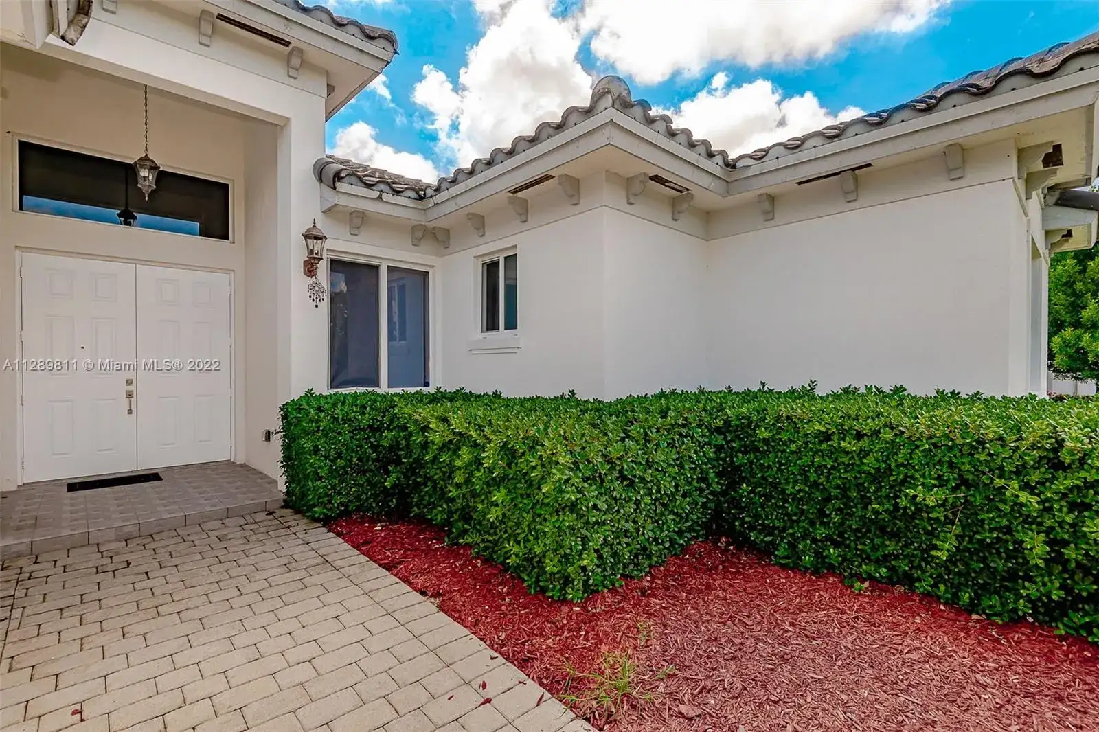 9334 SW 173rd Ter, Palmetto Bay FL 33157 photo 2