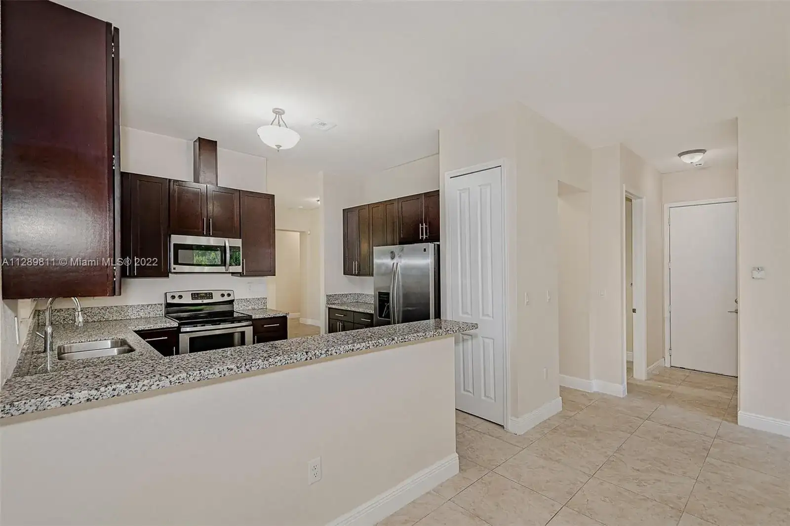 9334 SW 173rd Ter, Palmetto Bay FL 33157 photo 3