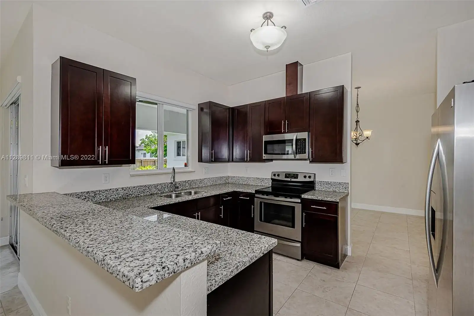 9334 SW 173rd Ter, Palmetto Bay FL 33157 photo 4