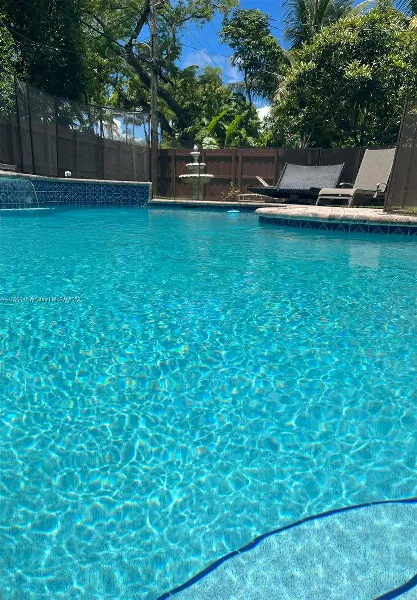 850 NE 182nd Ter, North Miami Beach FL 33162 photo 3