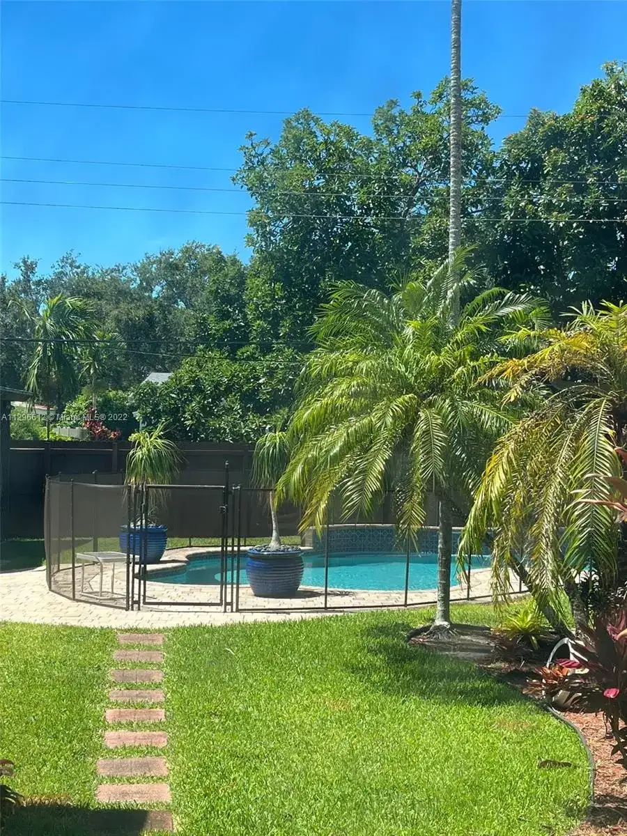 850 NE 182nd Ter, North Miami Beach FL 33162 photo 5