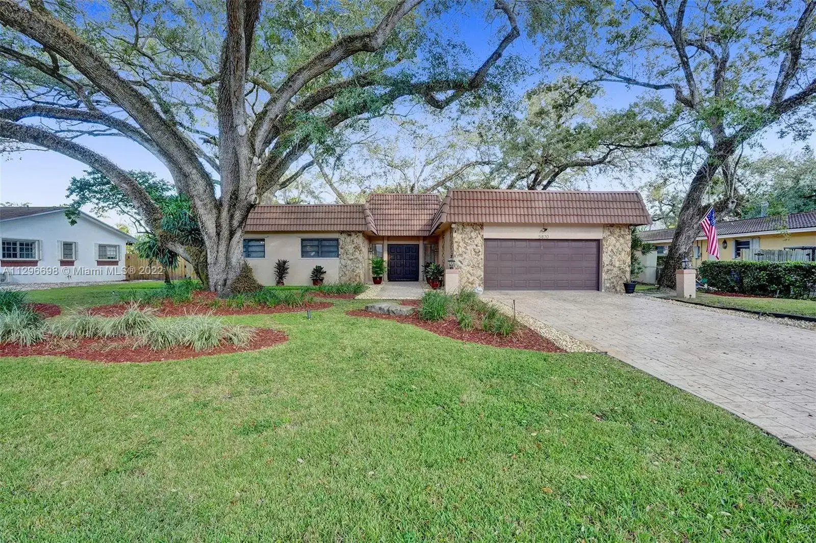 5870 SW 36th Ter, Dania Beach FL 33312 photo 2