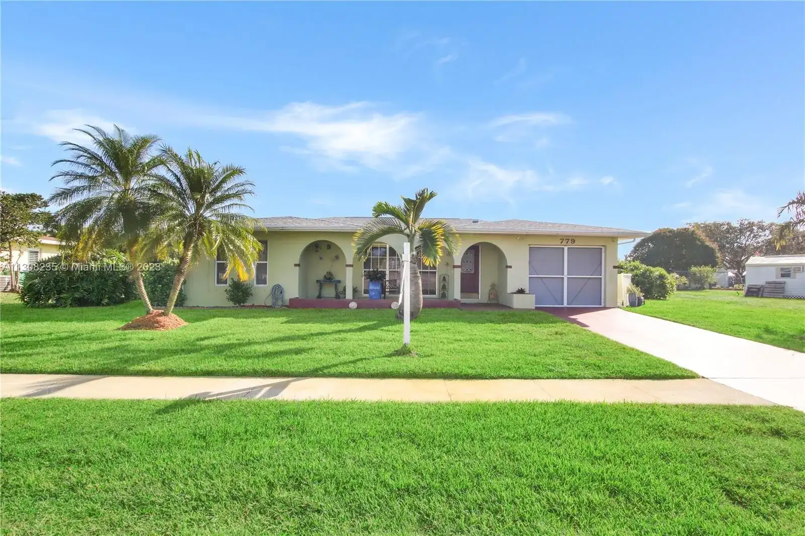 779 SW Ravenswood Ln, Port St. Lucie FL 34983 photo 2