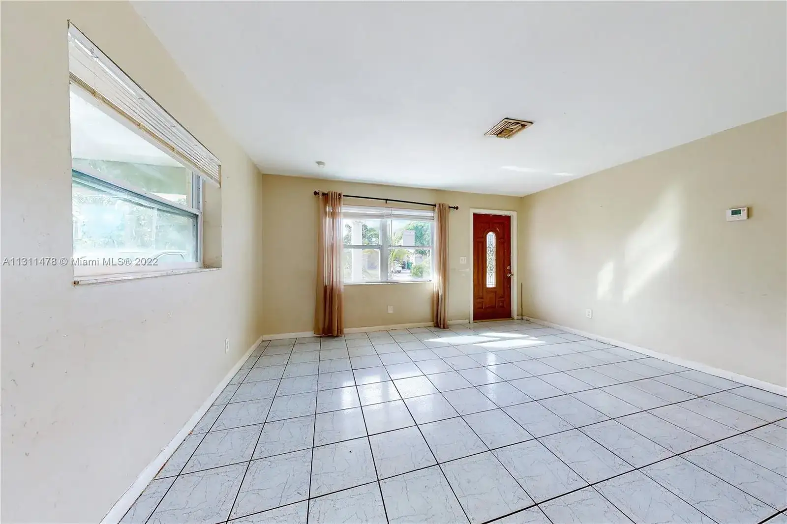 2670 NW 42nd Ter, Lauderhill FL 33313 photo 3