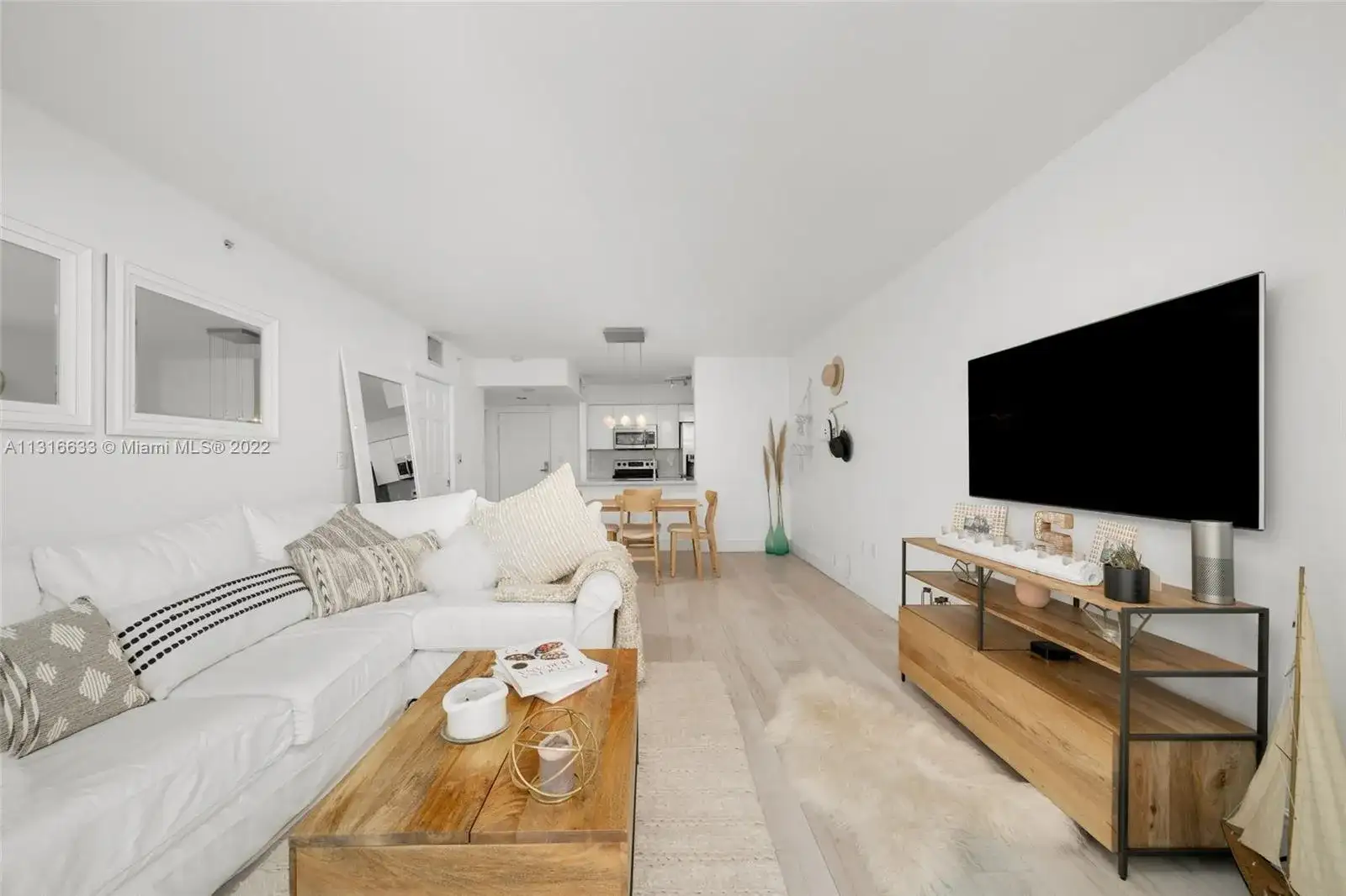 1155 Brickell Bay Dr, Miami FL 33131 photo 4
