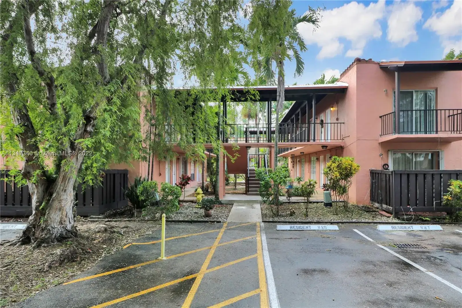 10832 N Kendall Dr # U1, Miami FL 33176 photo 2