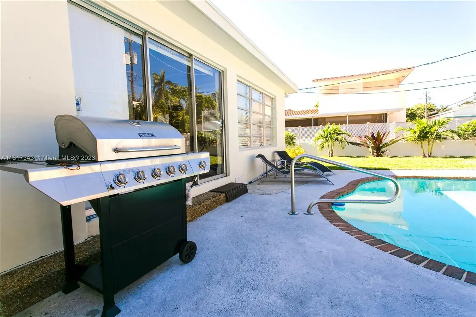 951 Washington St, Hollywood FL 33019 photo 3