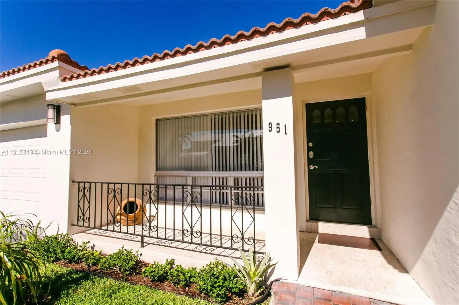 951 Washington St, Hollywood FL 33019 photo 4