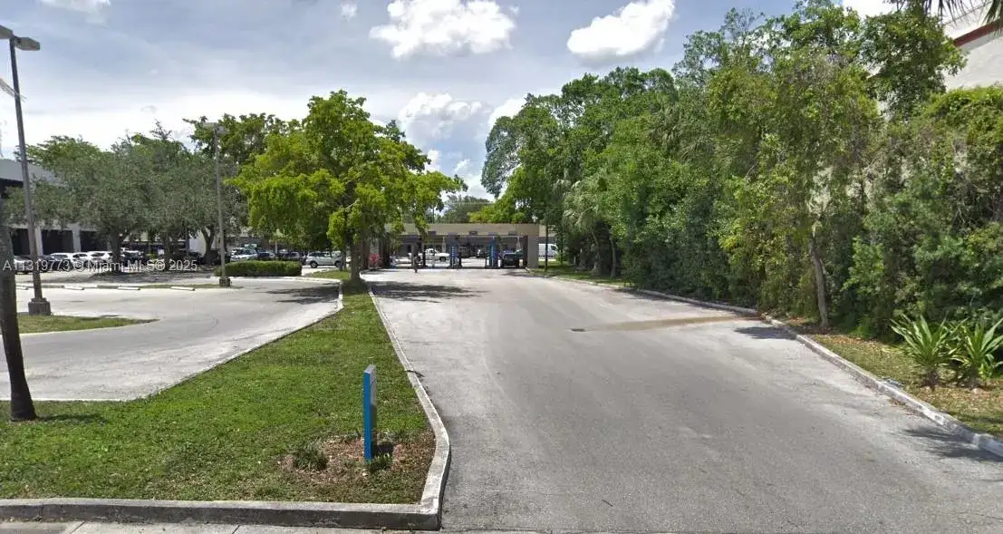 900 NE 125th St, North Miami FL 33161 photo 3