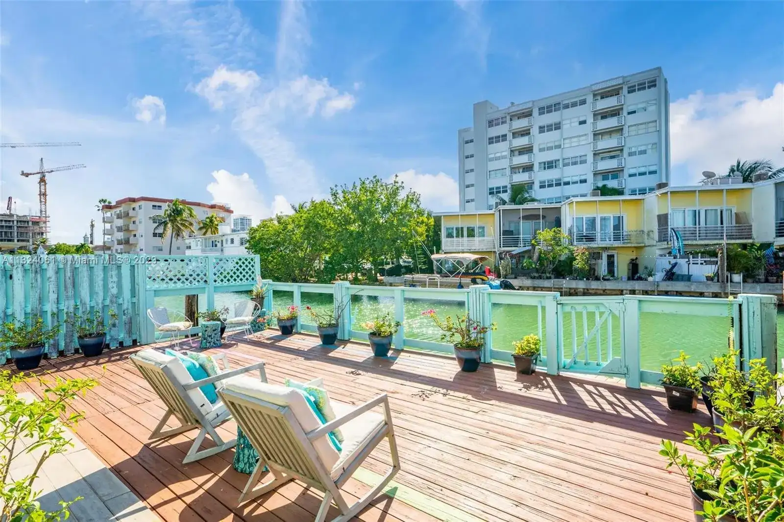 830 Raymond St, Miami Beach FL 33141 photo 2