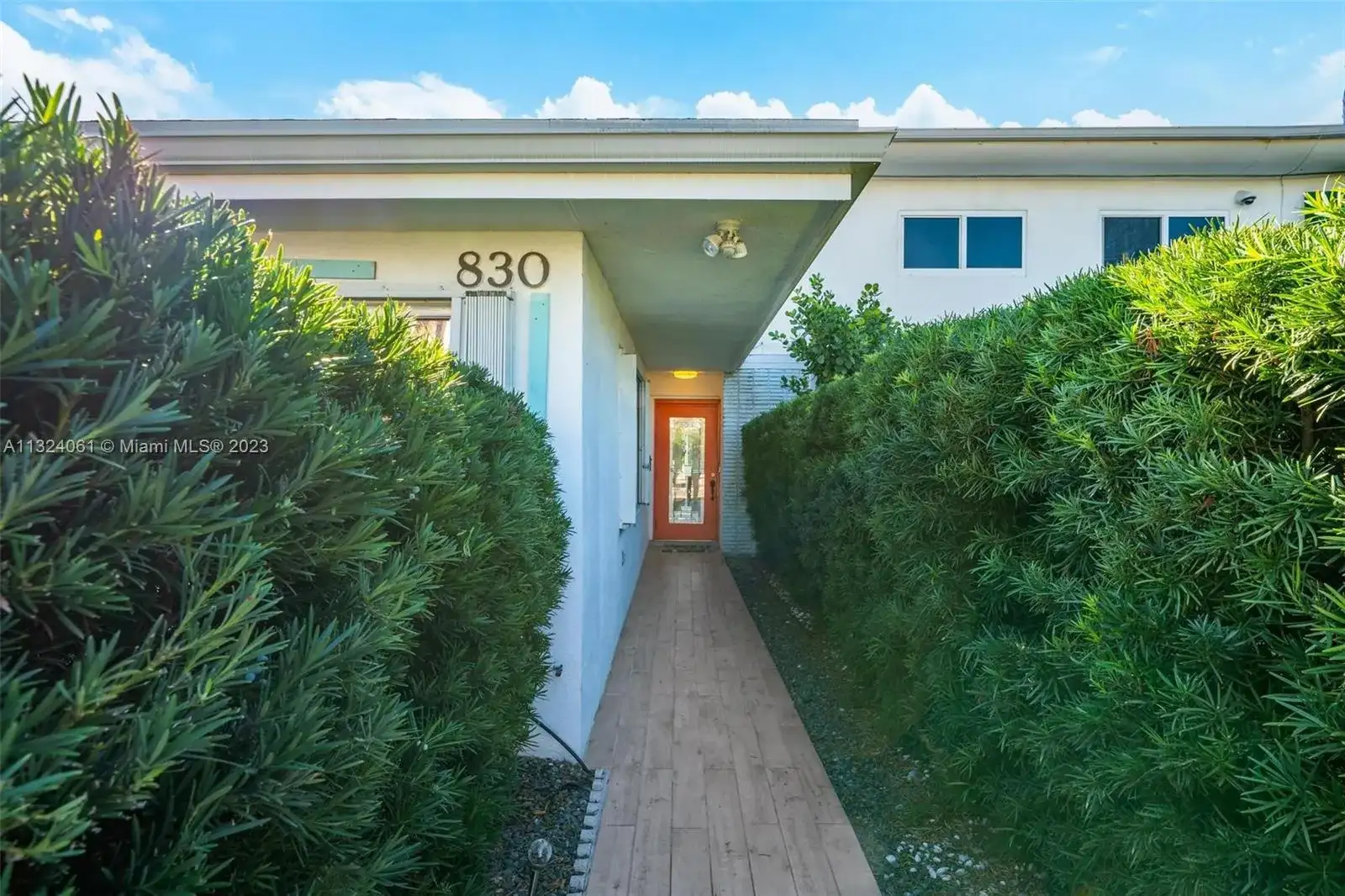 830 Raymond St, Miami Beach FL 33141 photo 3