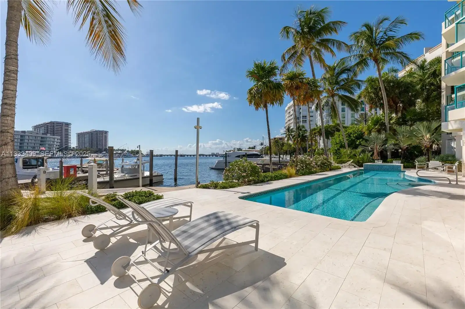 1660 W Glencoe St # 302, Coconut Grove FL 33133 photo 2