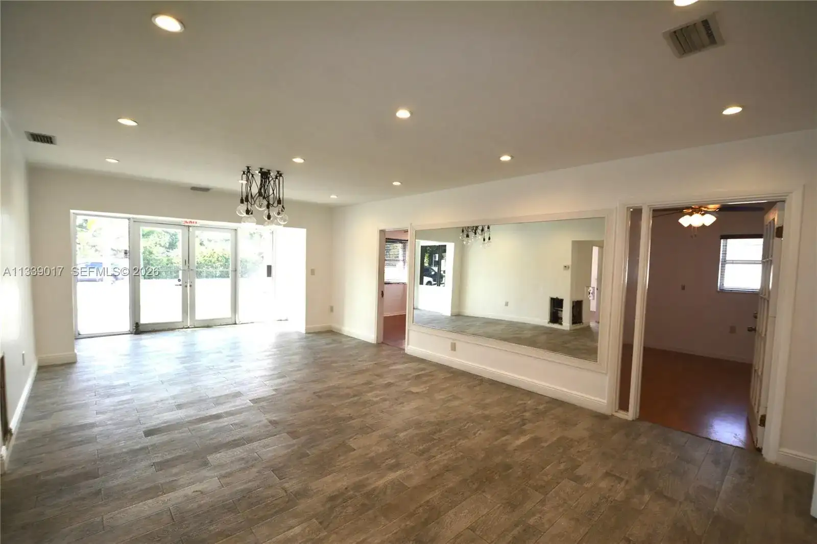 16921 NE 6th Ave, North Miami Beach FL 33162 photo 5